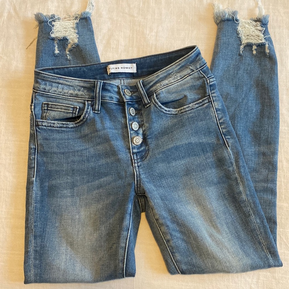 Flying monkey skinny jean with distressed ankles